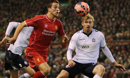 我懂用户晒视频：疑似泰山球迷看亚冠试图进入国安看台未果