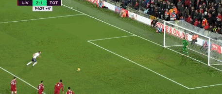 半场：海港0-0柔佛新山，陈威屡献神扑，格劳德尔逃红牌