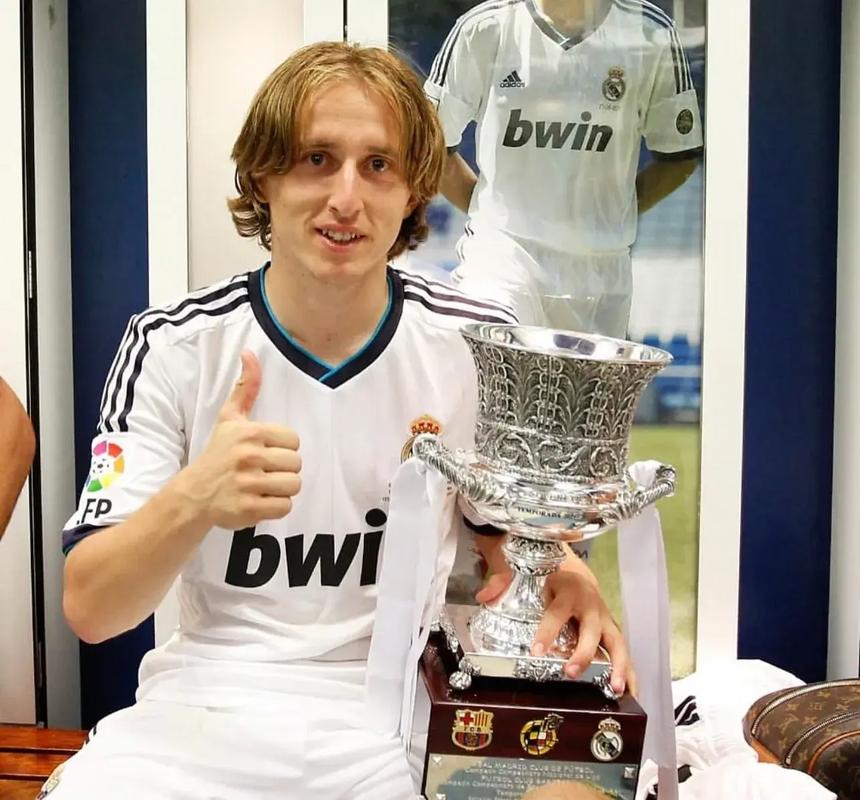 数据网站分析字母哥未来：三成概率留队，三成概率去尼克斯