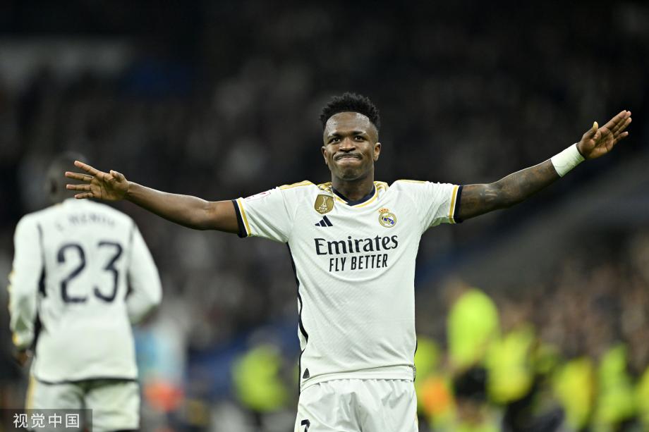 官方：穆尔豪斯与曼联续约3年，并租借加盟莱顿东方