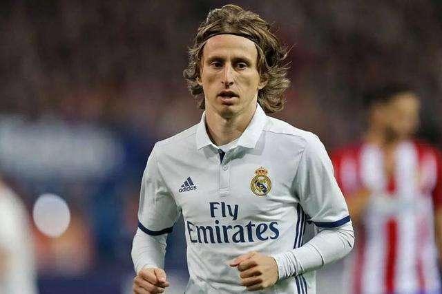 渐入佳境，安迪-迪乌夫首次代表国米首发斩获处子球